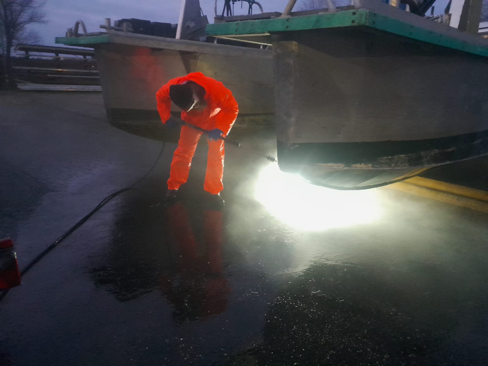 Veneiden ja koneiden pesut