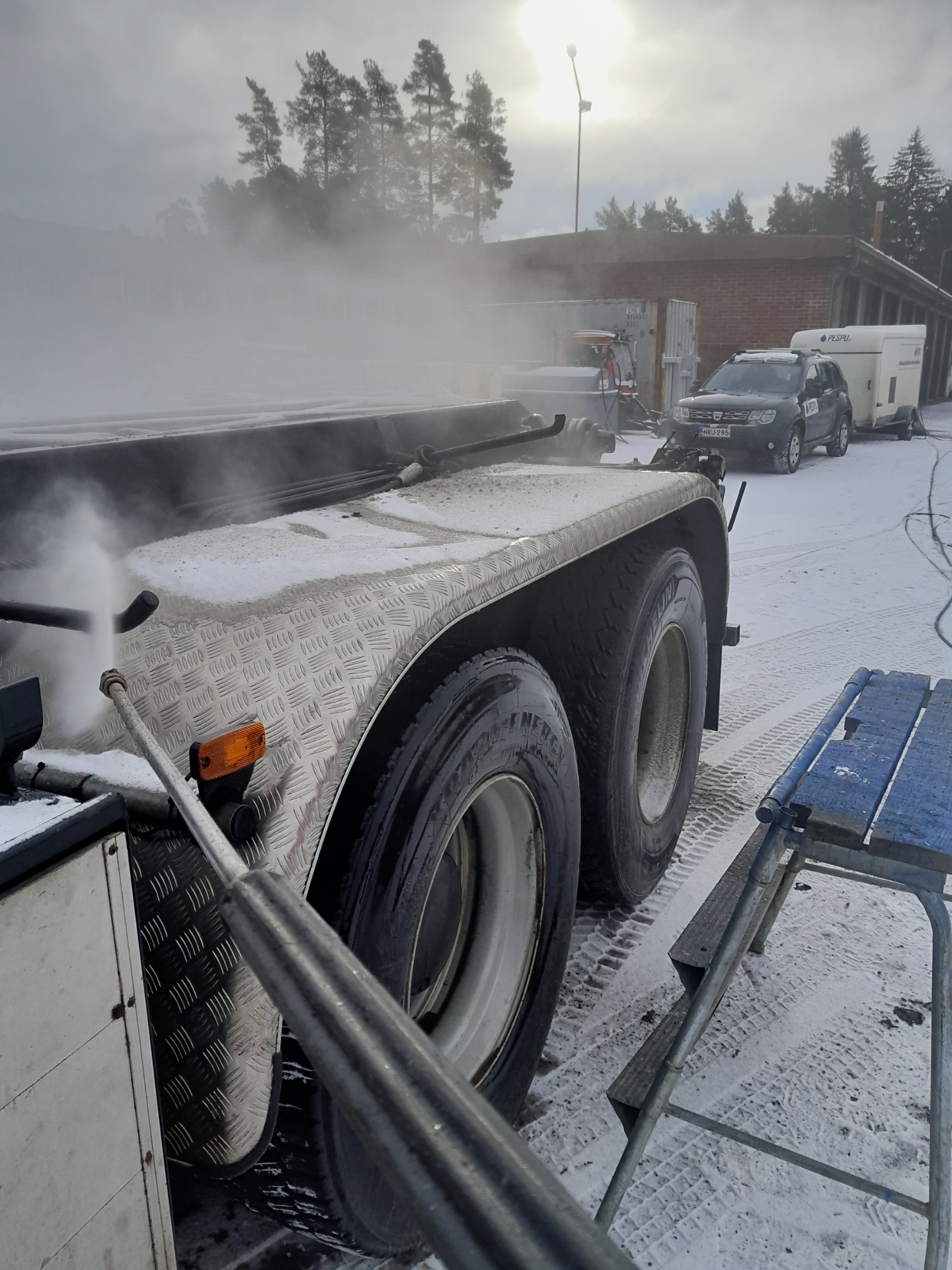 Koneiden sulatukset ja höyrypesut